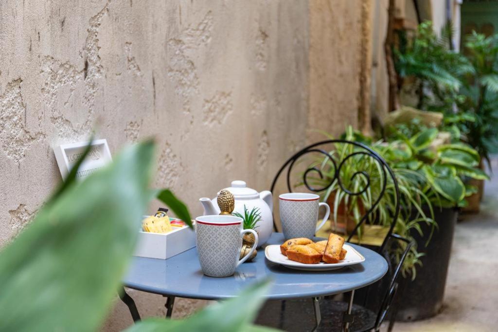 Studio Cosy Au Coeur De L'Ecusson - Arenes A 2 Min Nimes Exterior foto